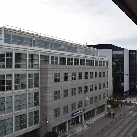 アパート Modern 3 Bedroom Penthouse In
