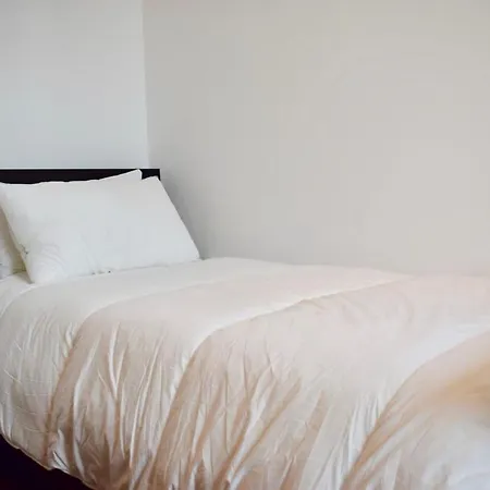 Modern 3 Bedroom Penthouse In * Dublin