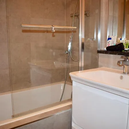 Modern 3 Bedroom Penthouse In Dublin