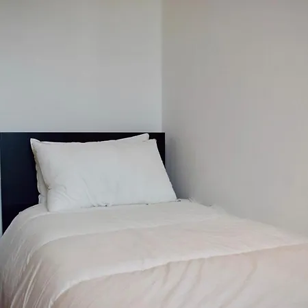 Modern 3 Bedroom Penthouse In Dublin