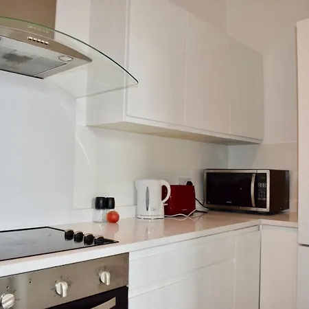 Modern 3 Bedroom Penthouse In